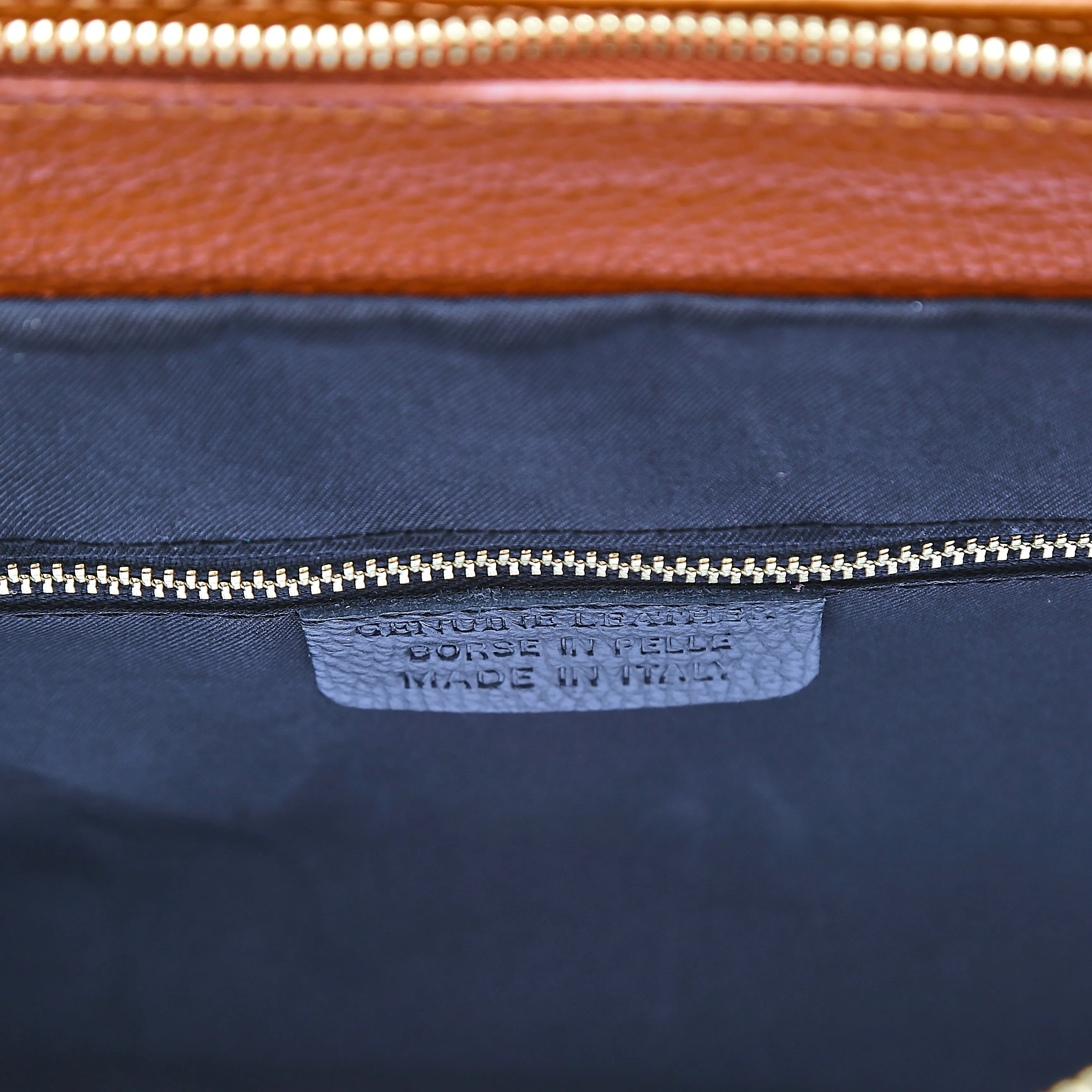 Lea Shoulder Bag